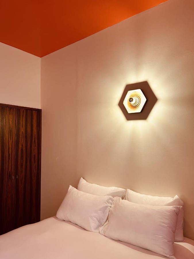 Hotel Present - Entree Autonome, Reception En Ligne - Encore Mieux Арль Екстер'єр фото