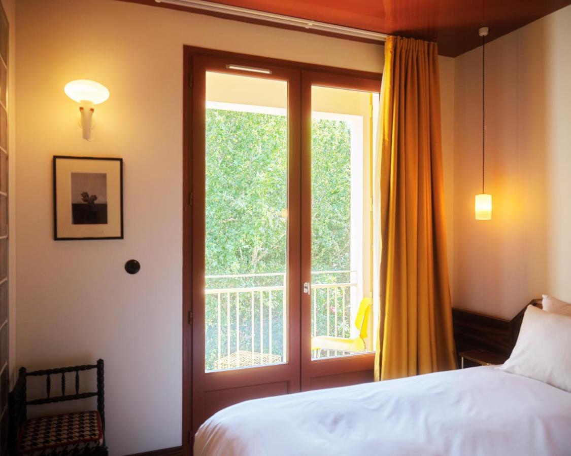 Hotel Present - Entree Autonome, Reception En Ligne - Encore Mieux Арль Екстер'єр фото